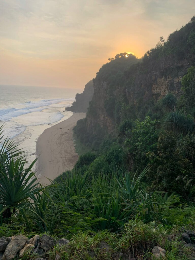 pantai watunene, java, jogjakarta